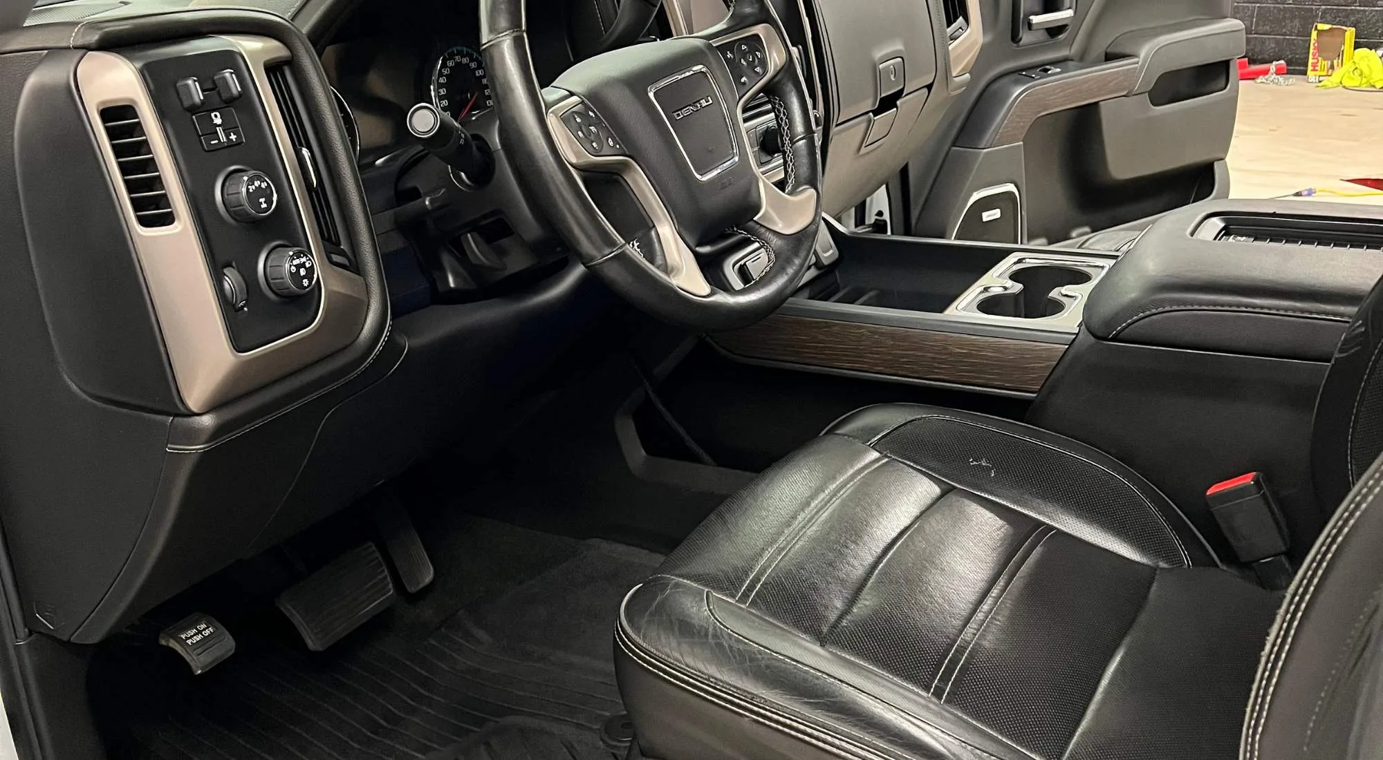 how-to-clean-leather-car-seats how to clean leather car seats